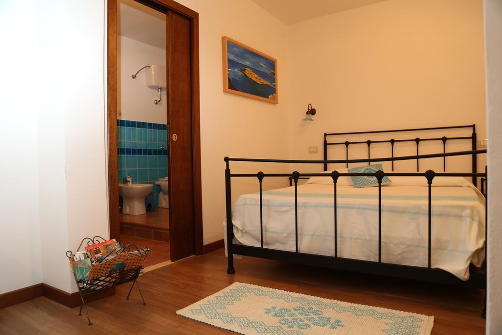 B&B Tre - Rooms & Relax Oristano Cameră foto