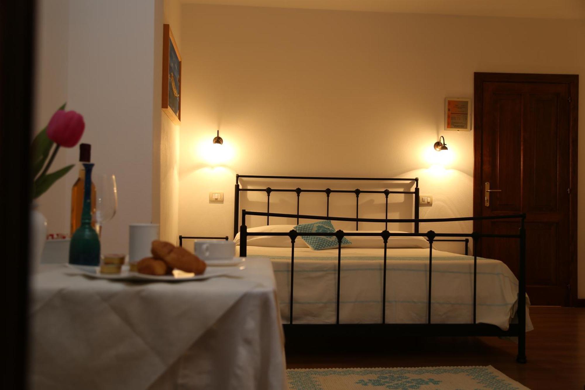 B&B Tre - Rooms & Relax Oristano Cameră foto